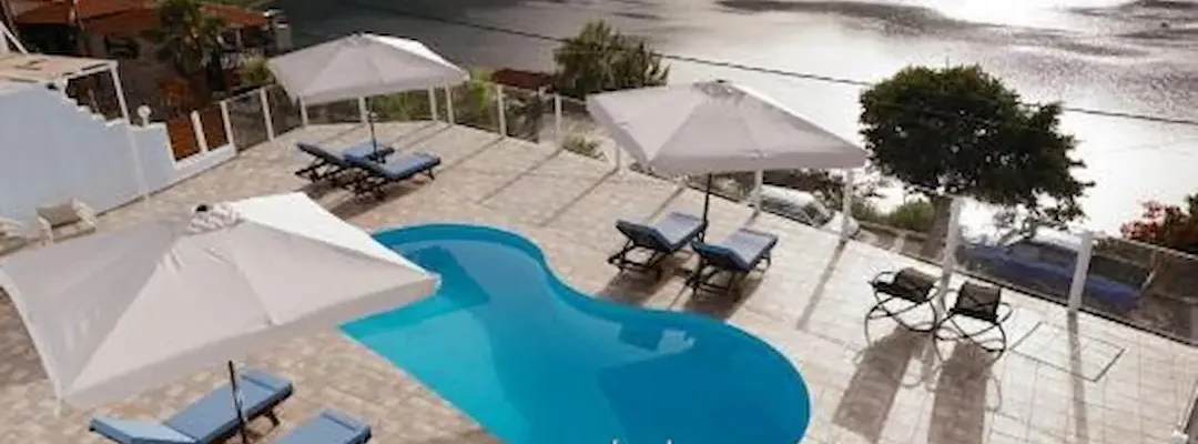 Scenic Lake Kournas Retreat